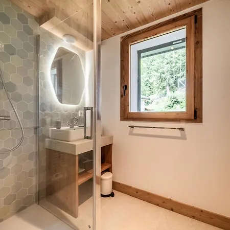 Apartment Pascal A02 : Splendide T4 Neuf Avec Jardin Privatif Et Jacuzzi *